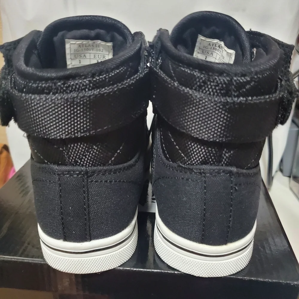 Atlas II Black and White Sneakers